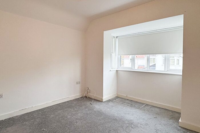 1 Bedroom Flat To Rent In Benson Road, Oxford, Oxfordshire, OX3