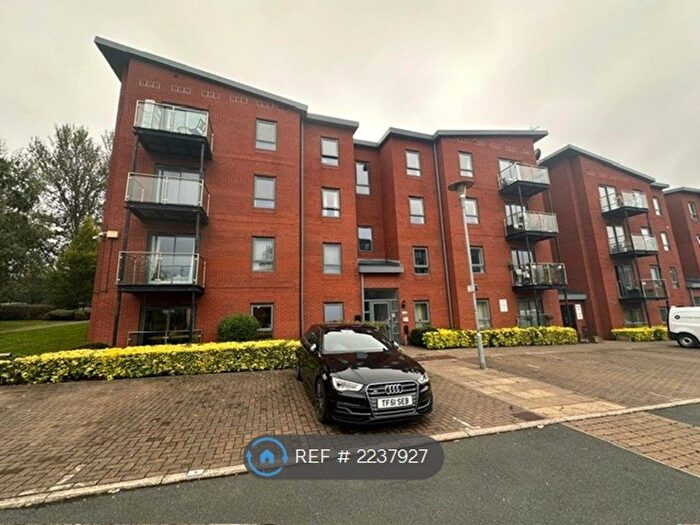 2 Bedroom Flat To Rent In Bouverie Court, Leeds, LS9