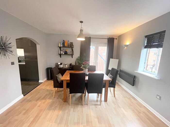 2 Bedroom Apartment To Rent In Serif Close, Carrington Point, NG5