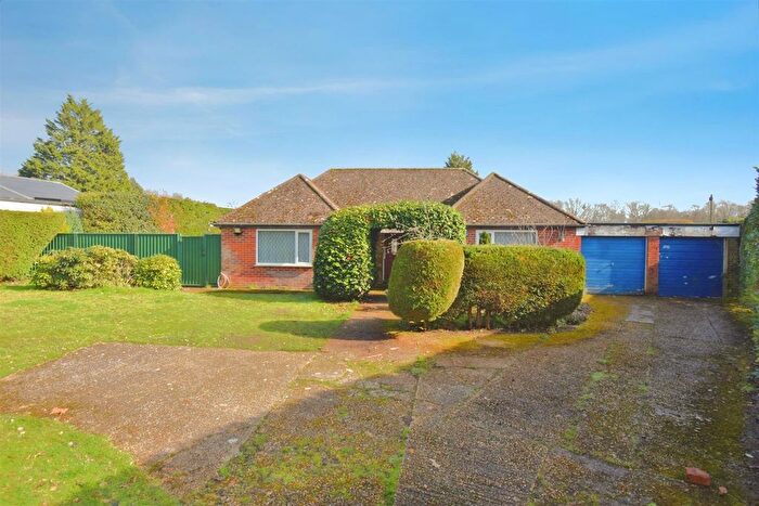 3 Bedroom Bungalow For Sale In Fleet End Road, Warsash, Southampton, SO31