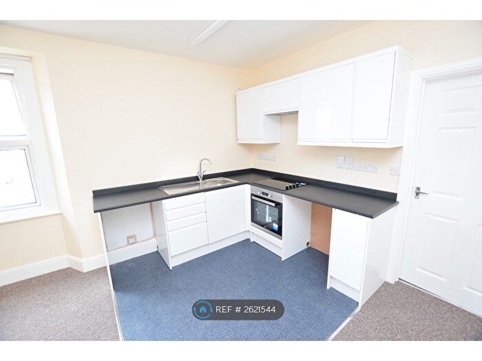 1 Bedroom Flat To Rent In Vestry Road, Street, BA16