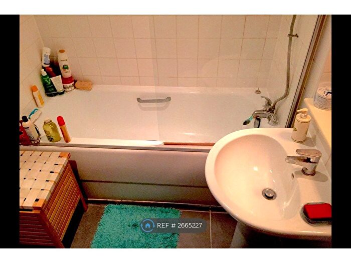 1 Bedroom Flat To Rent In Downham Road, London, N1