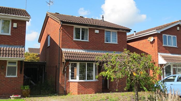 3 Bedroom Link Detached House For Sale In Sonning Drive, Pendeford, Wolverhampton, West Midlands, WV9