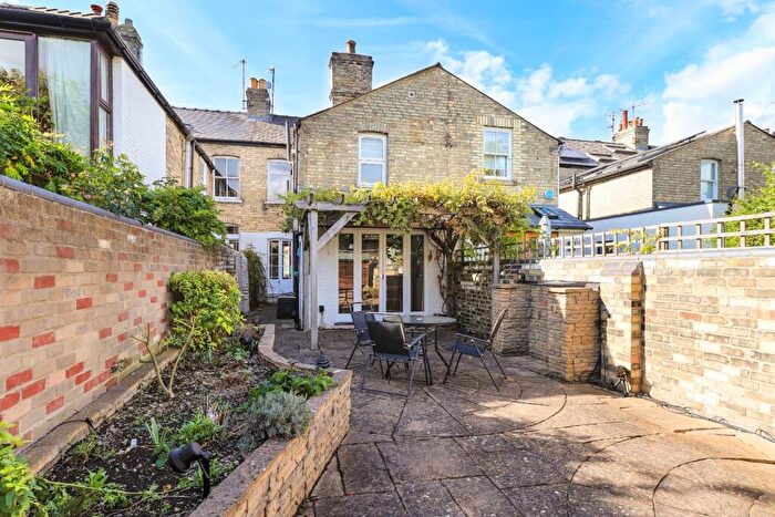 3 Bedroom Terraced House For Sale In Mawson Road, Cambridge, CB1