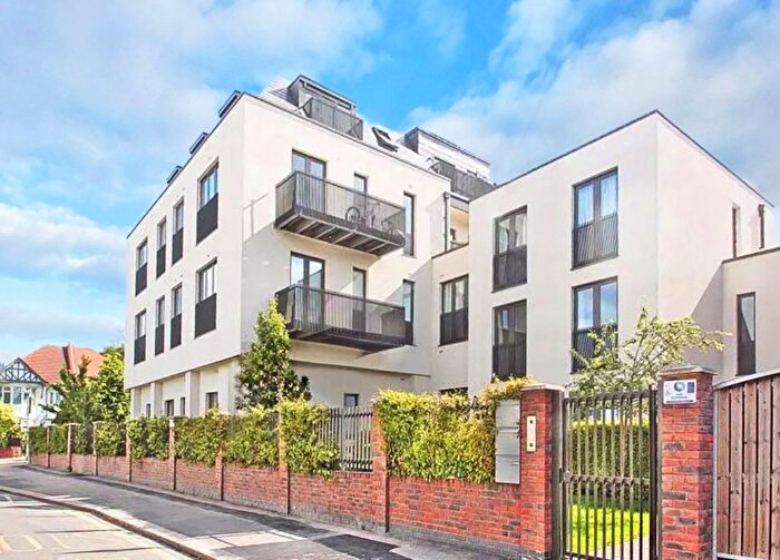 1 Bedroom Flat For Sale In Roxborough Avenue, Harrow, Greater London, HA1
