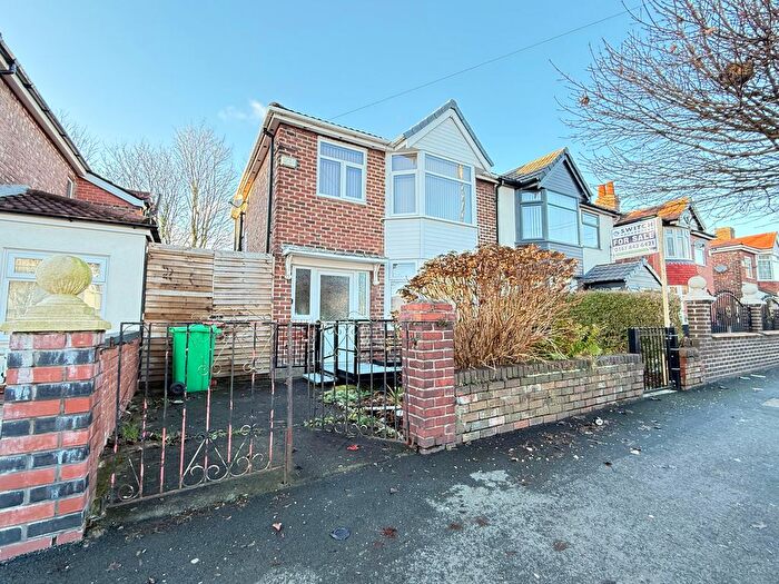 3 Bedroom Semi-Detached House To Rent In Heywood Street, Manchester, M8