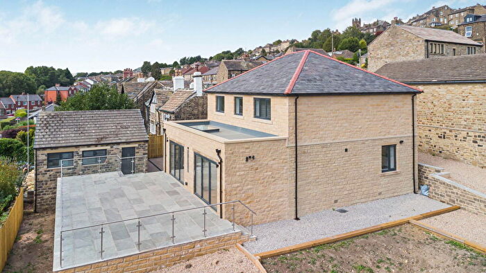 4 Bedroom Detached House For Sale In 'Nabroyd', Sunnybank, Greetland, HX4