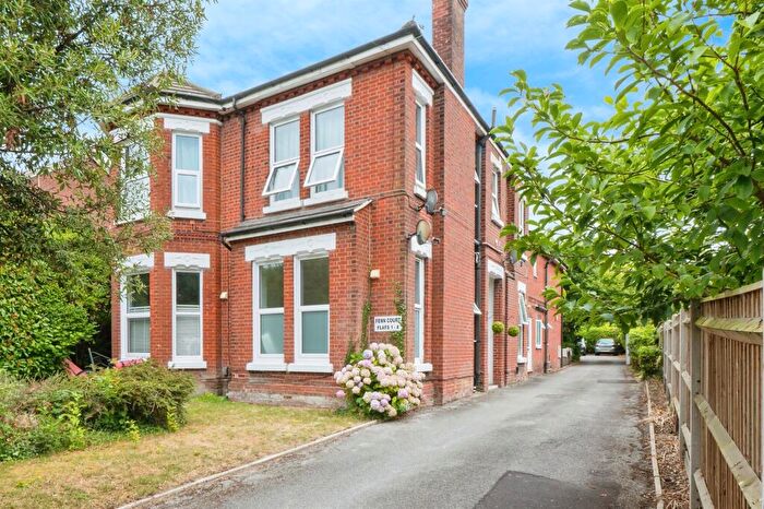 1 Bedroom Flat For Sale In Cobbett Road, Southampton, SO18