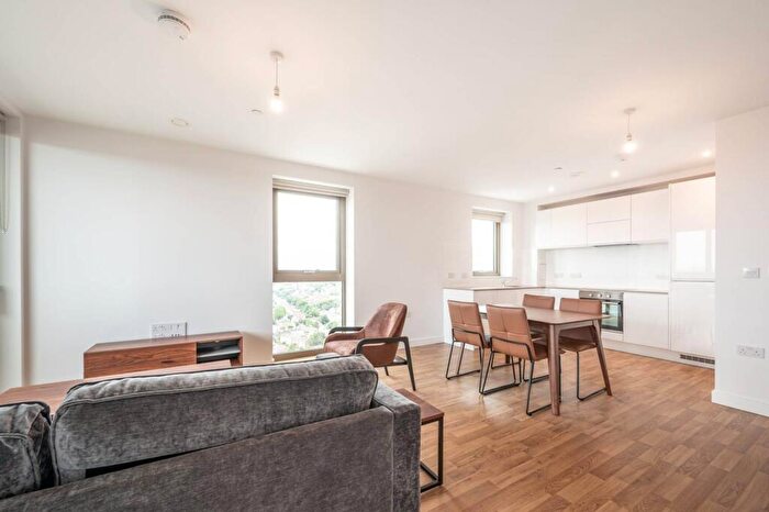 2 Bedroom Flat To Rent In Apex Gardens, Tottenham, London, N15