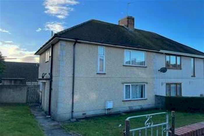 3 Bedroom House To Rent In Brynsierfel, Llwynhendy, Llanelli., SA14
