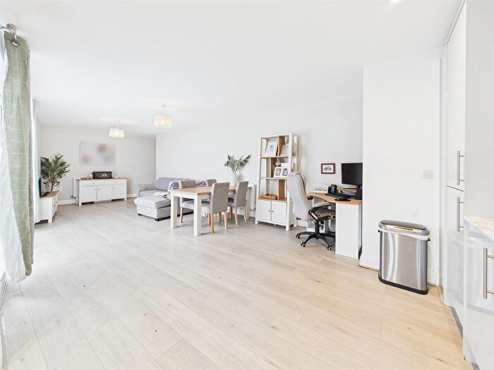 2 Bedroom Flat For Sale In Exchange Street, Aylesbury, Buckinghamshire, HP20