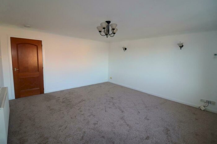 2 Bedroom Flat To Rent In Links View, Top Floor, AB24