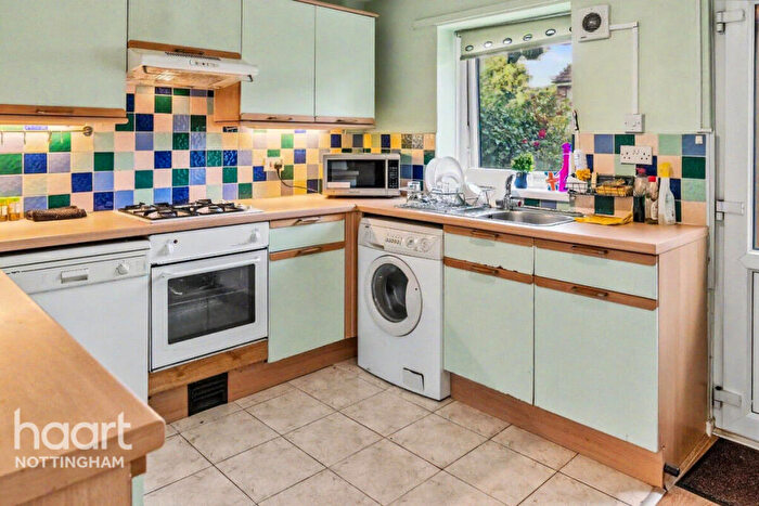 4 Bedroom Terraced House For Sale In Courtenay Gardens, St Ann's, NG3