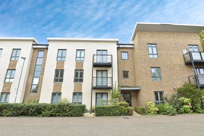2 Bedroom Flat For Sale In Sheldon Way, Berkhamsted, Hertfordshire, HP4