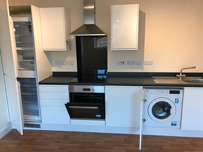 2 Bedroom Flat To Rent In The Minories, West Midlands, Dudley, DY2