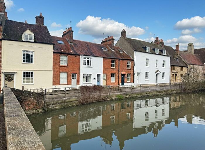 2 Bedroom Terraced House For Sale In Thames Street, Abingdon, OX14
