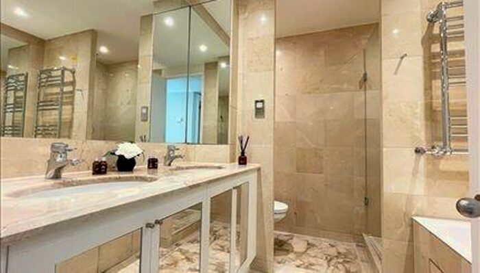 2 Bedroom Apartment To Rent In Circus Apartments, London, E14