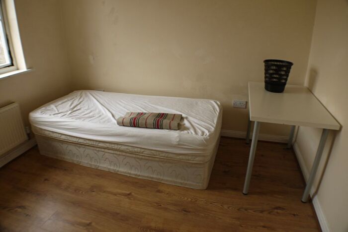 4 Bedroom End Of Terrace House To Rent In Edmonton, London, N9