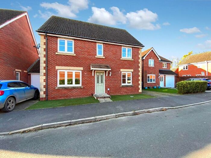 4 Bedroom House To Rent In White Horse Way, Devizes, SN10