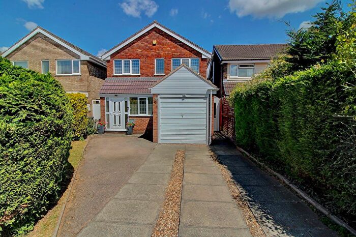 3 Bedroom Detached House For Sale In Oberon Close, Nuneaton, CV11