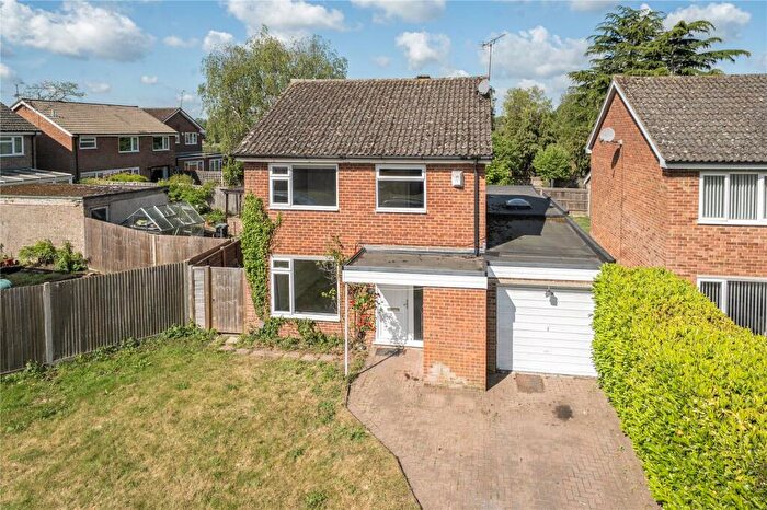 4 Bedroom Detached House For Sale In Badshot Park, Badshot Lea, Farnham, Surrey, GU9