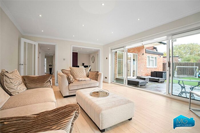 4 Bedroom Semi-Detached House To Rent In Holland Close, Barnet, Hertfordshire, EN5