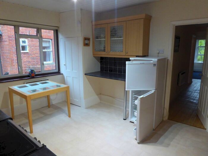 2 Bedroom Flat To Rent In Woodcote Road, Caversham Heights, RG4