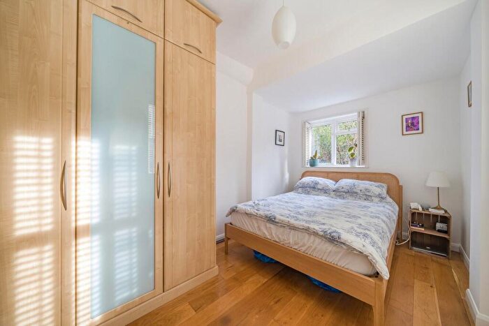 2 Bedroom Flat For Sale In Northwood Road, Highgate, N6