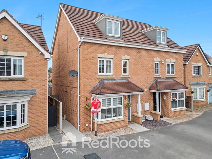 4 Bedroom Semi Detached House For Sale In Sargeson Road, Armthorpe, Doncaster, DN3