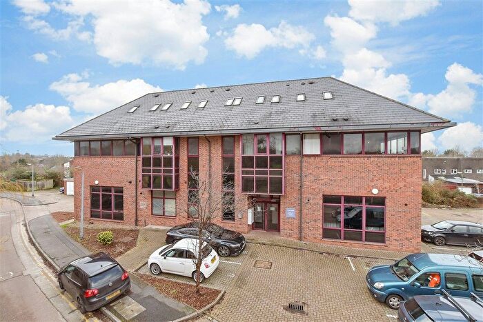 2 Bedroom Flat For Sale In Challenge Court, Leatherhead, Surrey, KT22