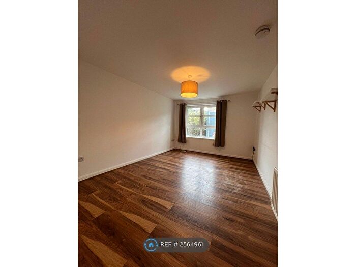 2 Bedroom Flat To Rent In Holland Street, Aberdeen, AB25