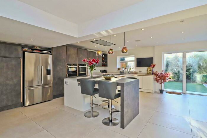 4 Bedroom Detached House To Rent In Harwell Close, West Ruislip, HA4