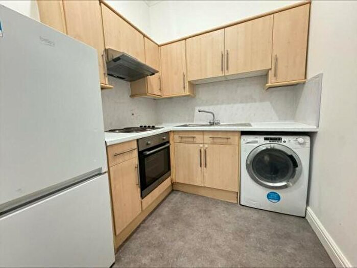 2 Bedroom Apartment To Rent In Alhambra Road, Southsea, PO4