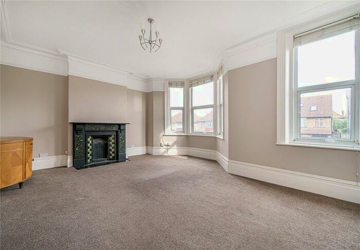 4 Bedroom Apartment To Rent In Forest Hill Road, East Dulwich, London, SE22