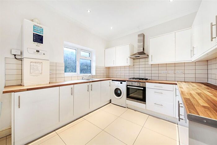5 Bedroom Property To Rent In Courthill Road, London, SE13