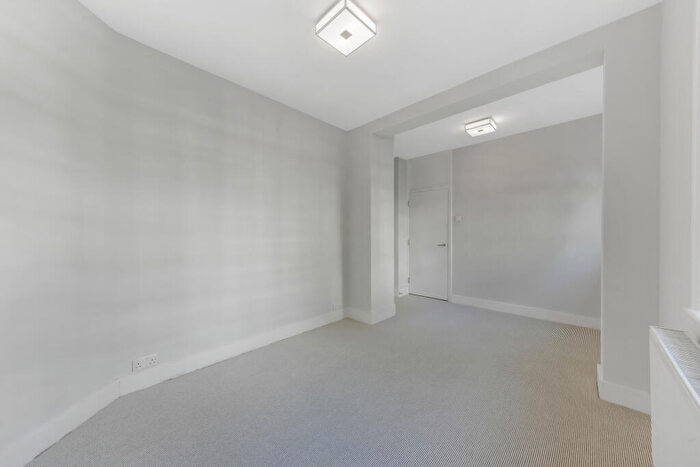 1 Bedroom House To Rent In Worth Grove, London, SE17