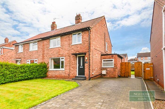 3 Bedroom Semi-Detached House For Sale In Plantation Drive, North Ferriby, Hull, HU14