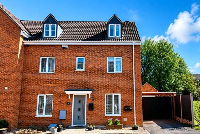 4 Bedroom Semi Detached House For Sale In Bashkir Road, Westbury, BA13