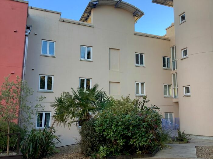 2 Bedroom Flat To Rent In Browns Hill, Penryn TR10