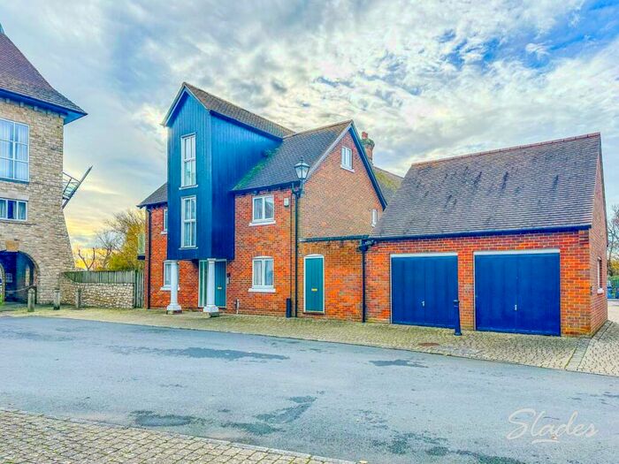 3 Bedroom Detached House To Rent In Rossiters Quay, Bridge Street, Christchurch, BH23