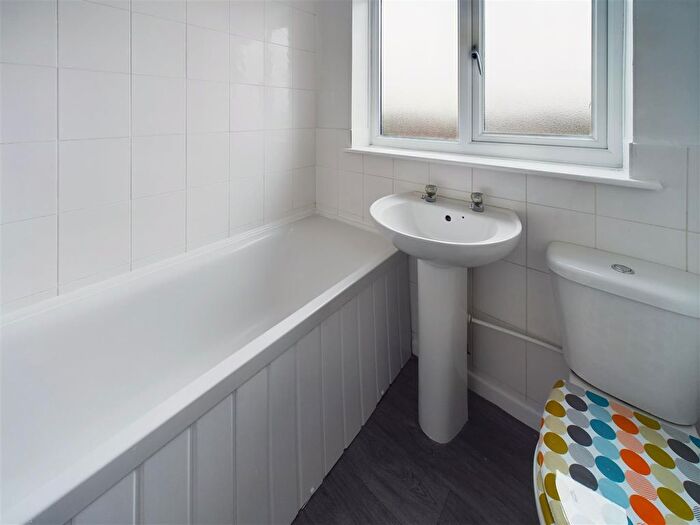 2 Bedroom Semi-Detached House For Sale In Clifton Grove, Gedling, Nottingham, NG4