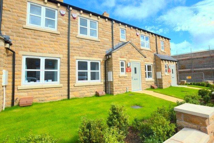 3 Bedroom Mews To Rent In Brigg Mill Court, Pudsey, LS28
