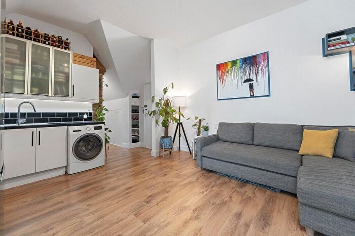 1 Bedroom Apartment For Sale In Brunswick Road, Sutton, SM1