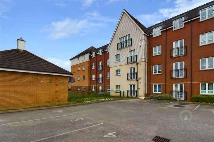 2 Bedroom Flat For Sale In River View, Northampton, NN4