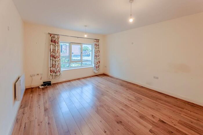 2 Bedroom Flat For Sale In High Street, Kidlington, OX5
