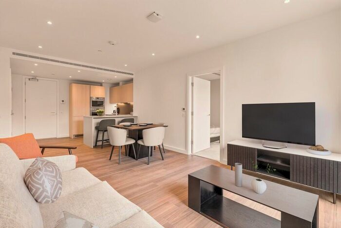 2 Bedroom Apartment To Rent In Nine Elms Lane, London, SW11