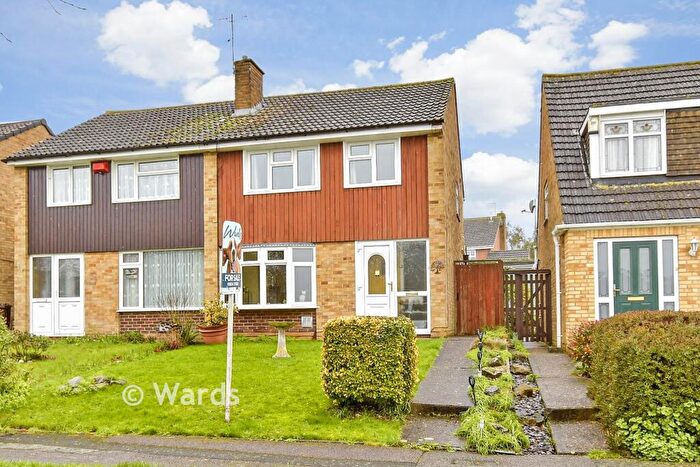 3 Bedroom Semi Detached House For Sale In Beechings Way, Rainham, Gillingham, Kent, ME8