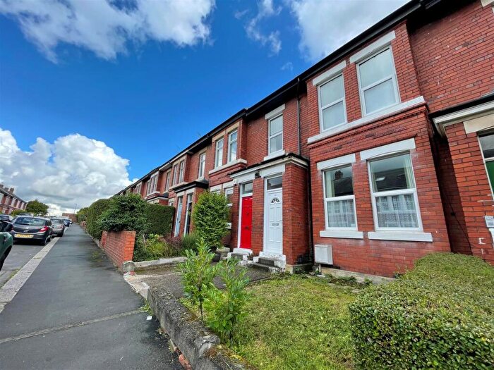 2 Bedroom Detached House To Rent In Hyde Terrace, South Gosforth, Newcastle Upon Tyne, NE3