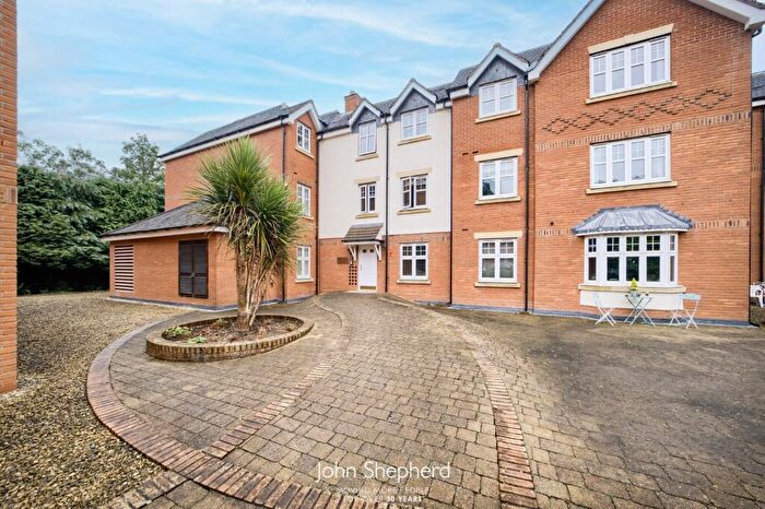 2 Bedroom Flat For Sale In Chancel Court, Solihull, West Midlands, B91