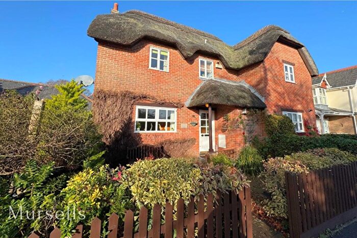 3 Bedroom Cottage For Sale In Lime Kiln Road, Lytchett Matravers, Poole, BH16